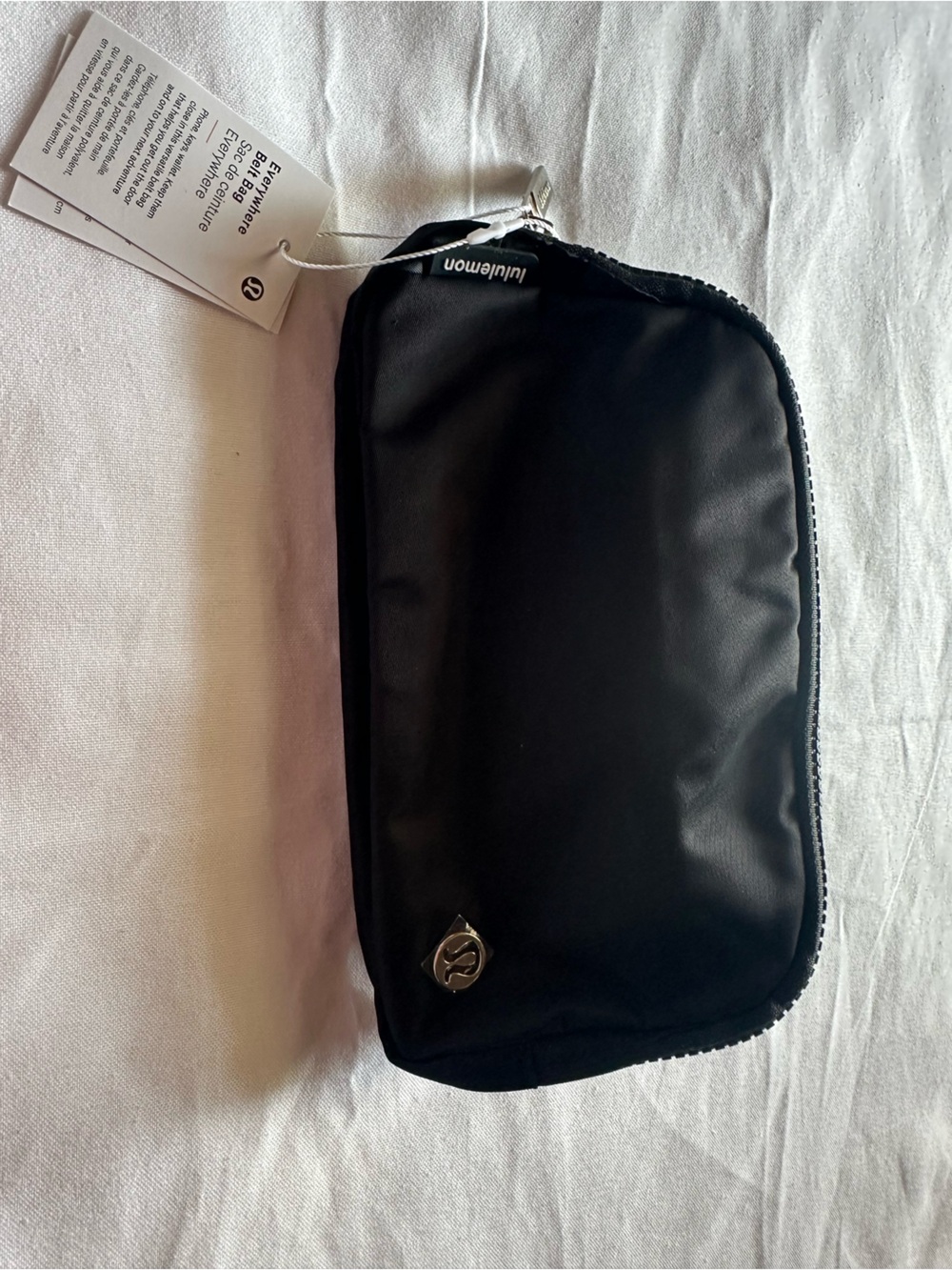 lululemon athletica Black 1 L belt bag NWT